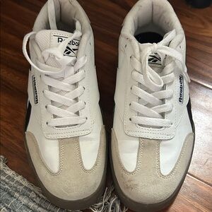 Reebok Men's White and Beige Sneakers